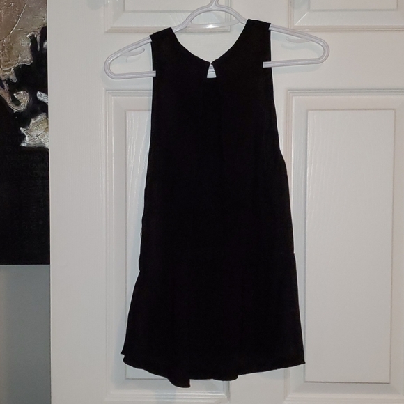 Black top - Picture 2 of 2